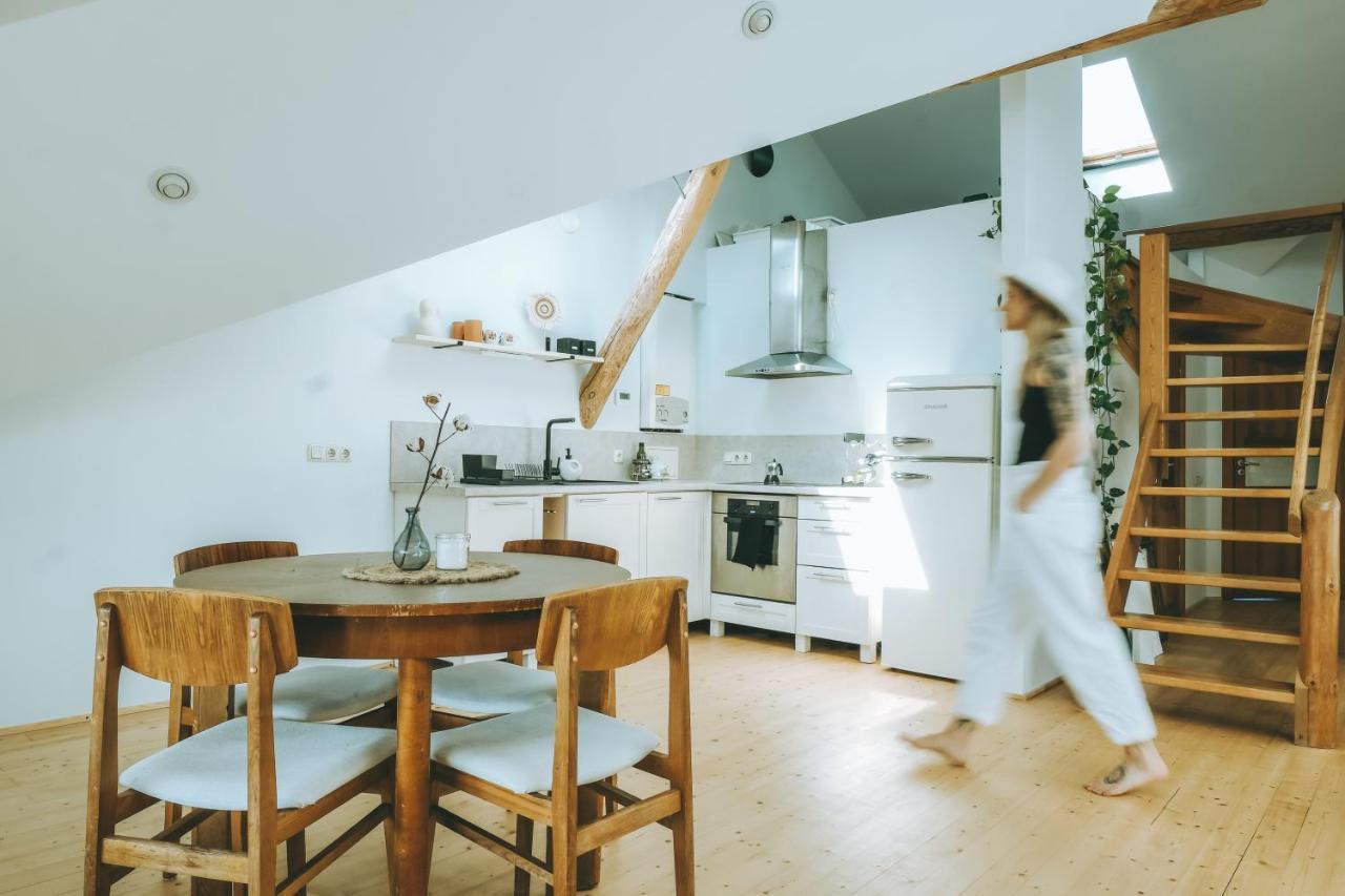 White Loft In The Riga City Center Bagian luar foto